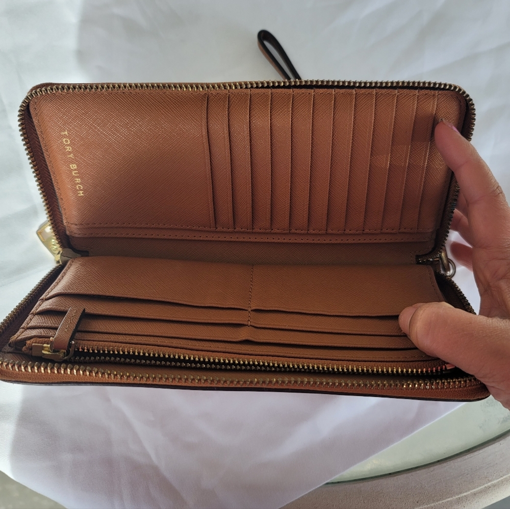 Tory Burch wallet - Picture 6 of 12